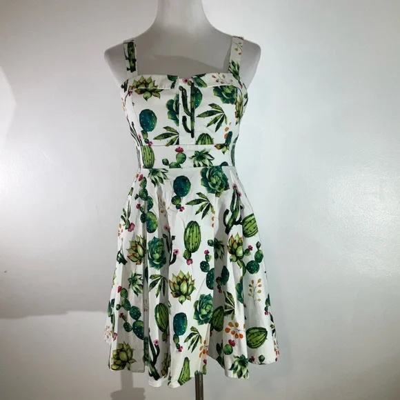 Modcloth White and Green Sundress Sleeveless Fit and Flare - Picture 2 of 9